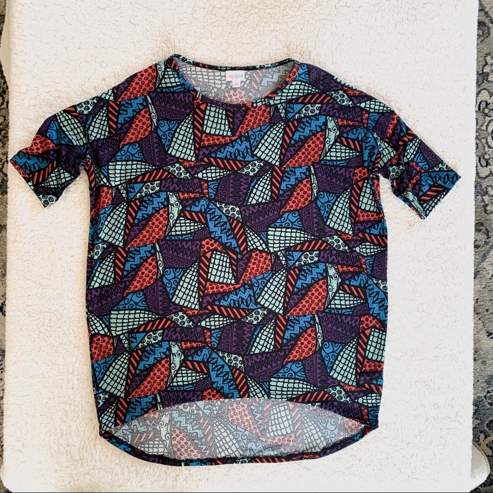 🟢 (2/$20) LulaRoe Irma Women’s Shirt, Pattern